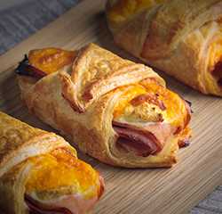 Smoked Ham w/ Cheddar Croissant